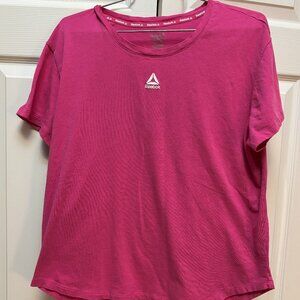 New, without tags, Women's Pink Reebok T-shirt.  Perfect Summer Top. Size Large